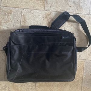 Medium sized computer bag